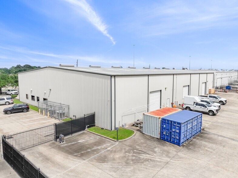 More Photos Of 11801 S Sam Houston Pky W, Houston Warehouse For Sale