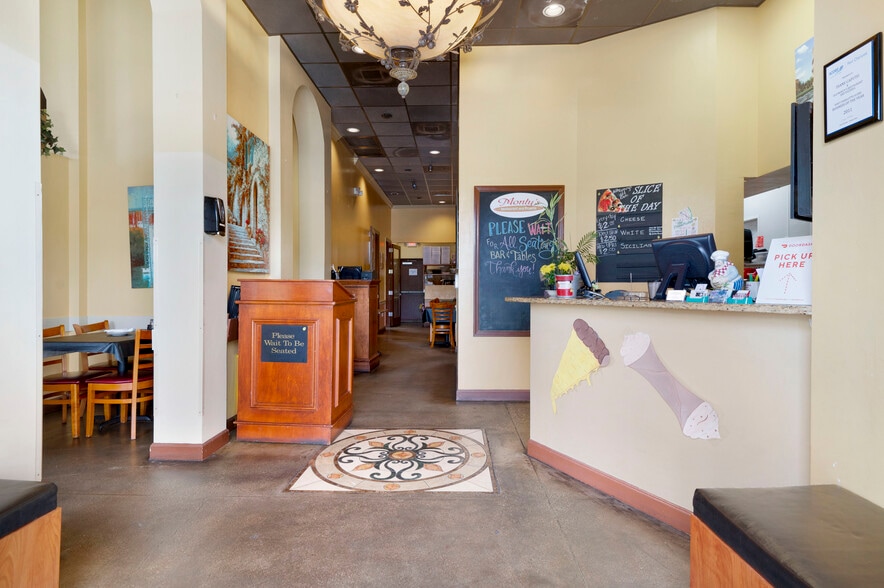 More Photos Of 2515 Tamiami Trl, Punta Gorda Restaurant For Sale