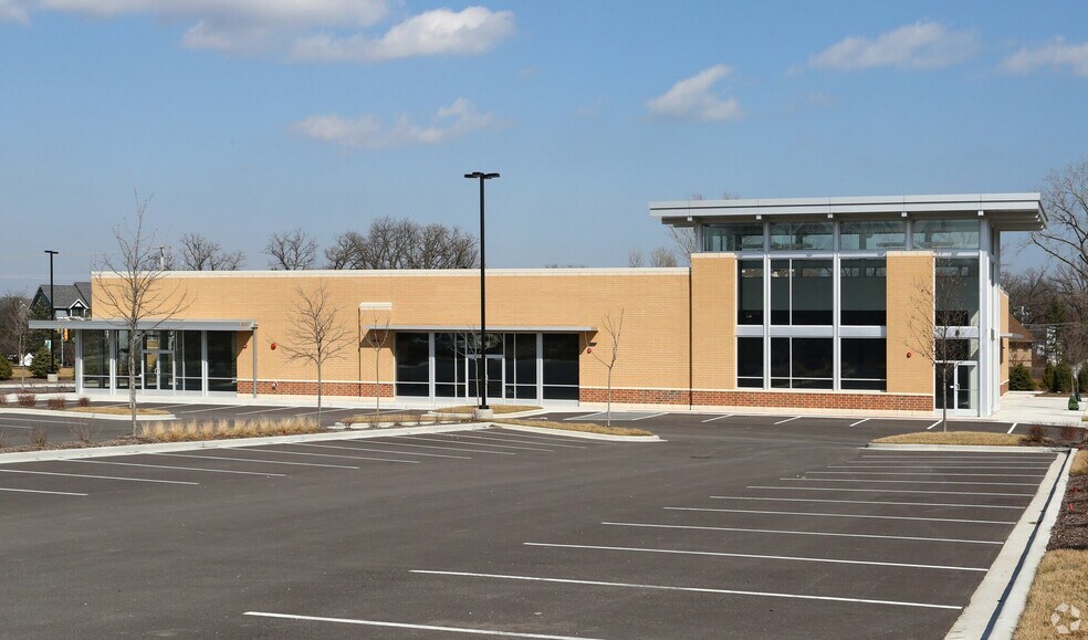 More Photos Of 29380 N Waukegan Rd, Green Oaks Freestanding For Sale