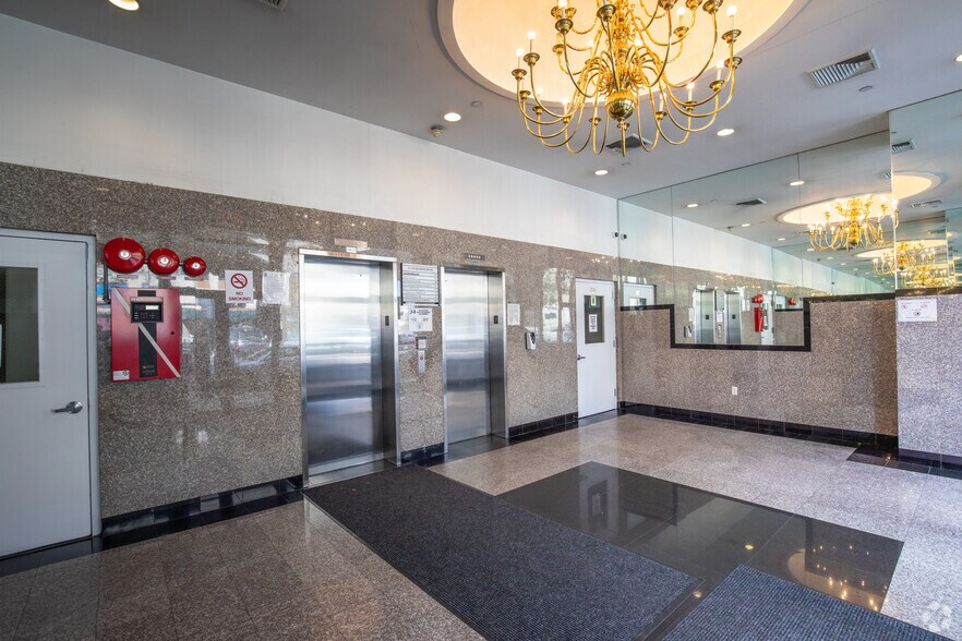 More Photos Of 33-10 Queens Blvd, Long Island City Office For Lease