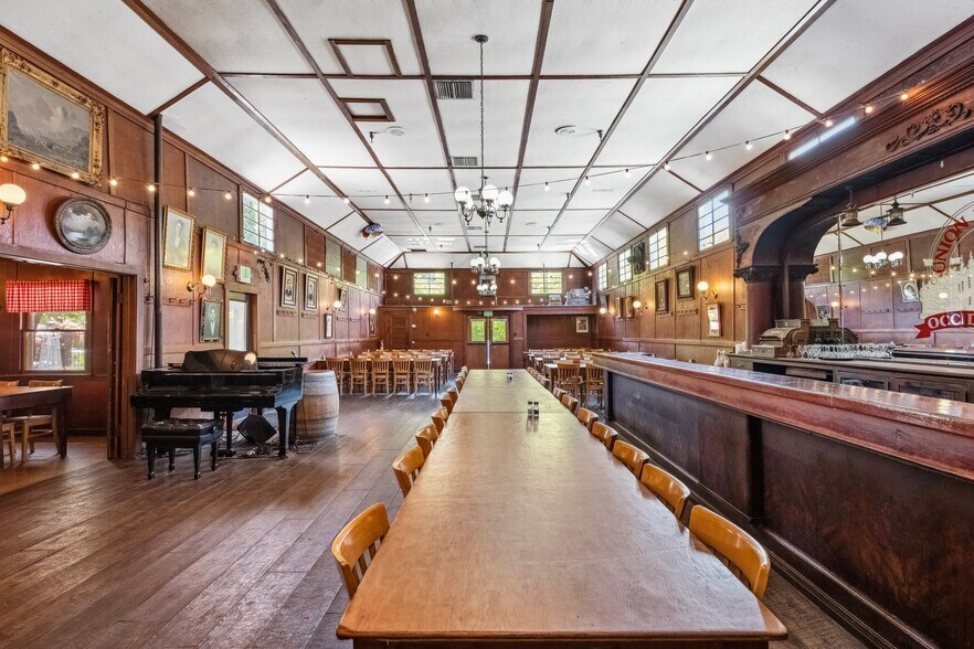 More Photos Of 3731 Main st, Occidental Restaurant For Sale