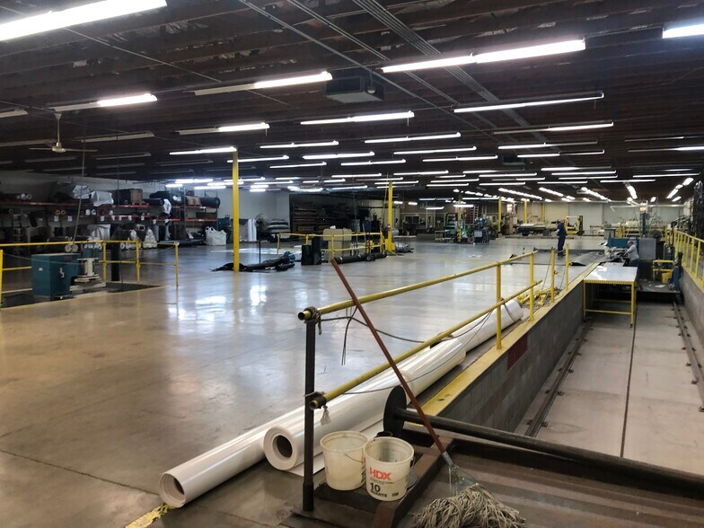 More Photos Of 439 S 3rd Ave, Avondale Manufacturing For Sale
