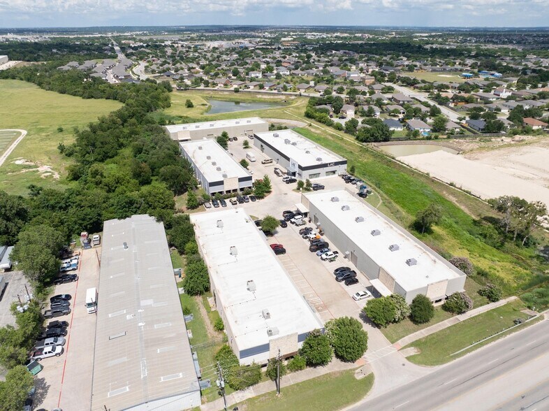More Photos Of 190 N Bagdad Rd, Leander Unknown For Lease