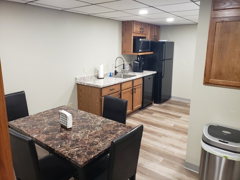 More Photos Of 1415 Merrill Ave, Wausau Medical For Lease