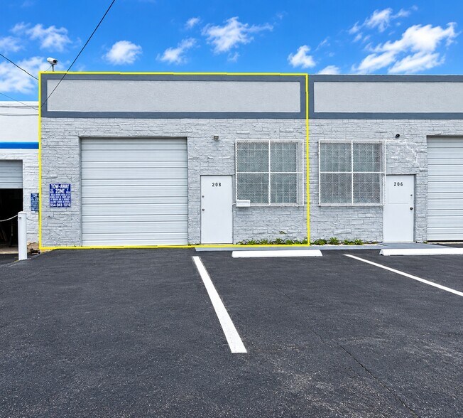 More Photos Of 208 NW 5th Ave, Hallandale Beach Industrial For Lease