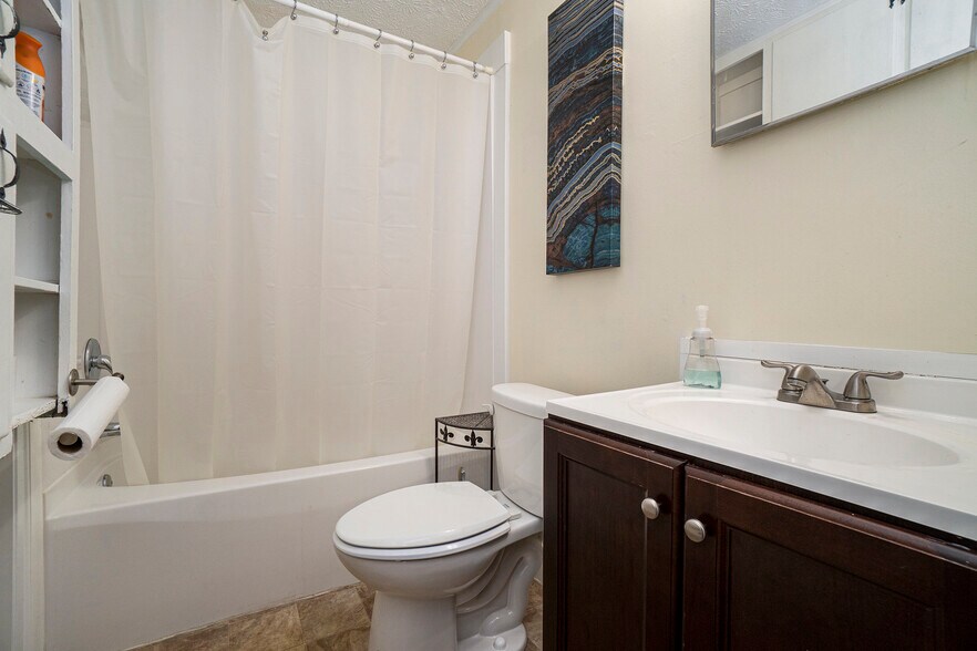 More Photos Of 7336 Lee Rd, Lithia Springs Office Residential For Sale