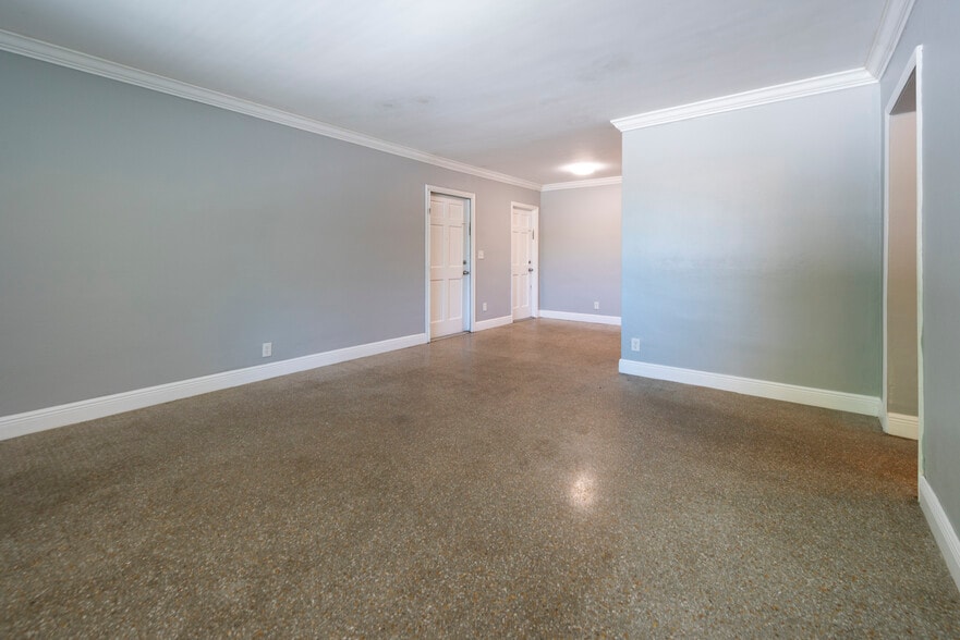 More Photos Of 806 NE 16th Pl, Fort Lauderdale Apartments For Sale