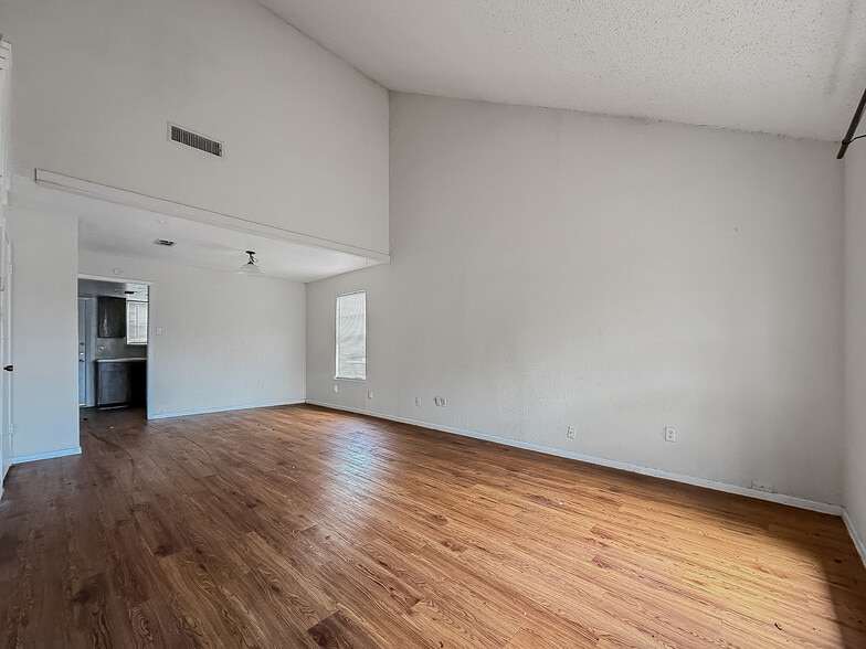 More Photos Of 3701-3740 Thornberry Ct, Corpus Christi Apartments For Sale