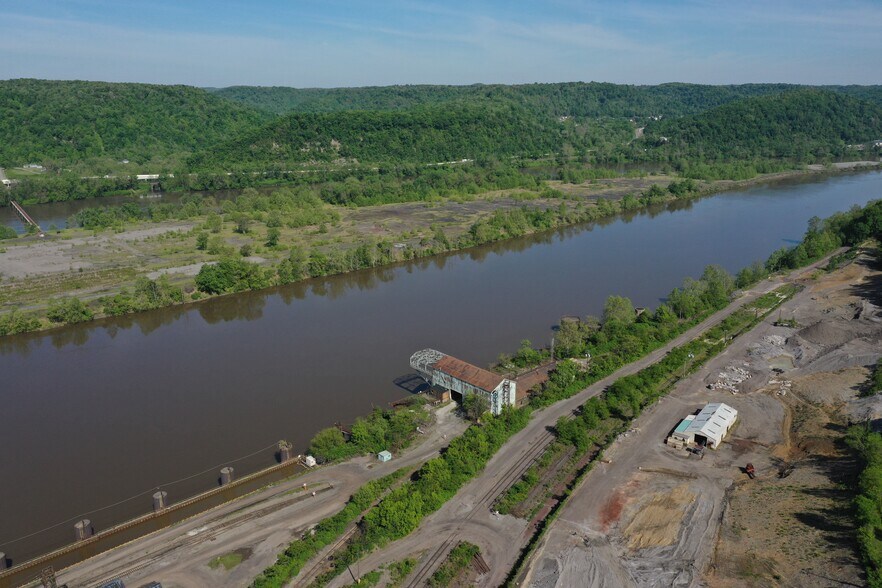 More Photos Of 100 Pennsylvania Ave, Weirton Warehouse For Sale