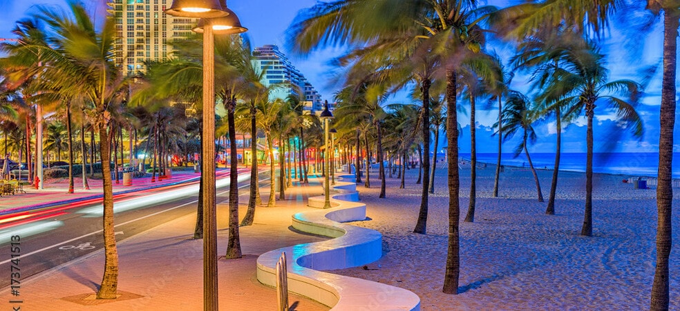 More Photos Of 1100-1120 Lincoln Rd, Miami Beach General Retail For Lease