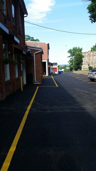 More Photos Of 95 Mill St, Springfield Office For Lease