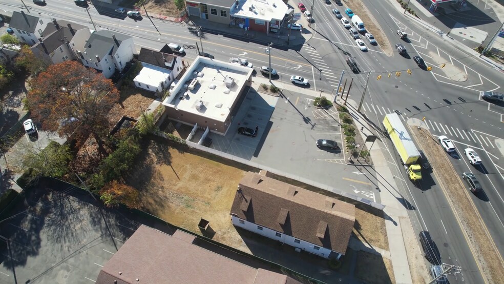 More Photos Of 66 S Franklin St, Hempstead Freestanding For Lease