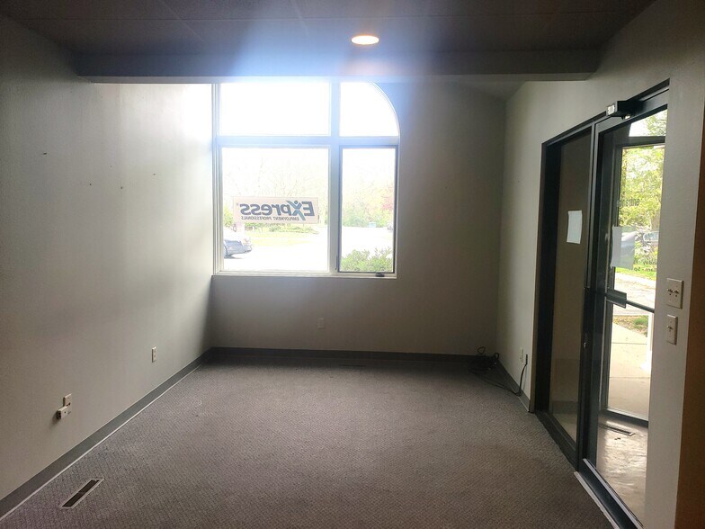 More Photos Of 1110 Buckeye Ave, Ames Office For Lease
