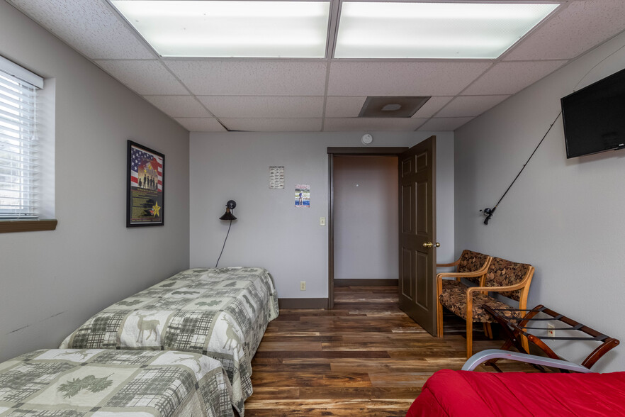 More Photos Of 609 S Middlefork Rd, Garden Valley Office For Sale