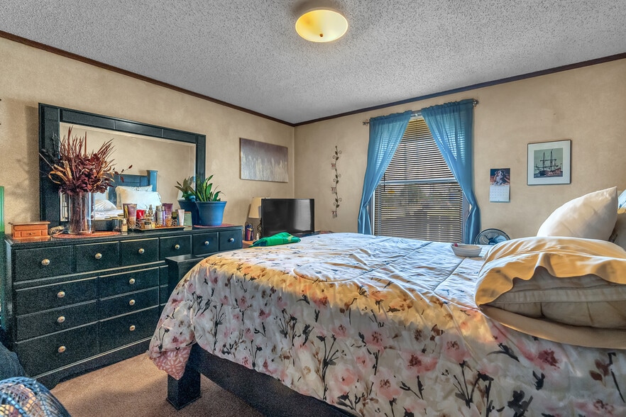 More Photos Of 3033 S P St, Elwood Apartments For Sale