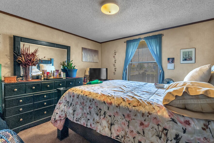 More Photos Of 3033 S P St, Elwood Apartments For Sale