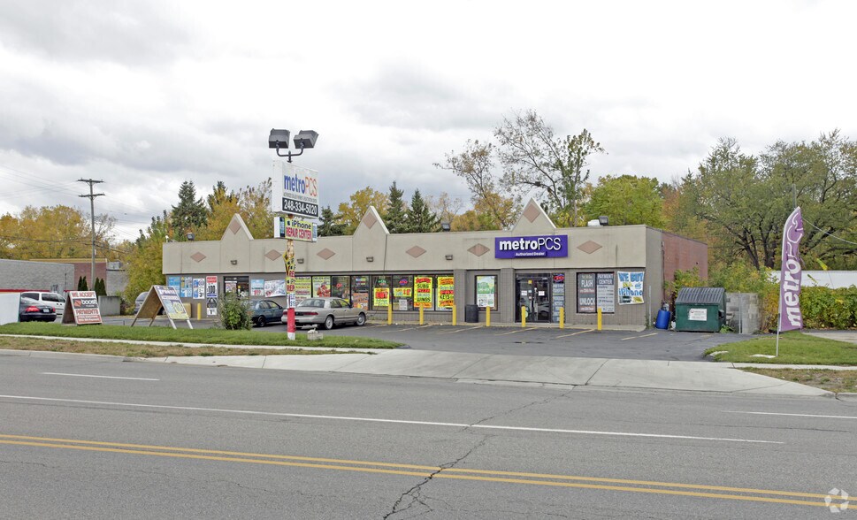 Primary Photo Of 21 W Montcalm St, Pontiac Unknown For Lease