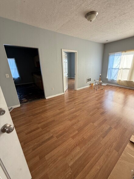 More Photos Of 1032 N Killingsworth St, Portland Storefront Retail Residential For Sale
