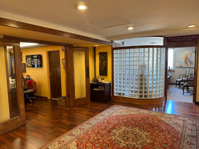 More Photos Of 212 Center St, Little Rock Office For Sale