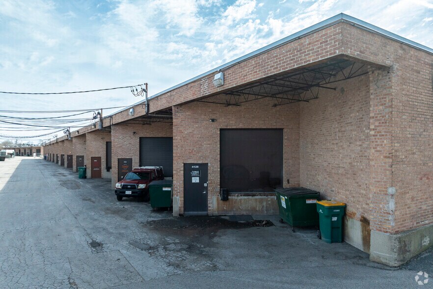 More Photos Of 4100-4128 N Nashville Ave, Chicago Light Manufacturing For Lease