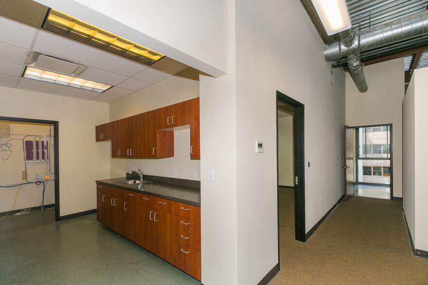 More Photos Of 1314 S king St, Honolulu Medical For Sale
