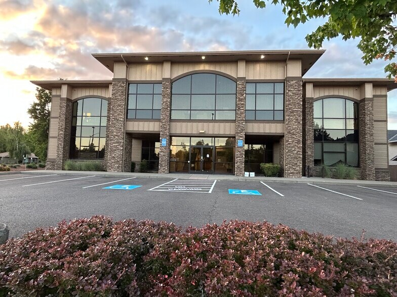 More Photos Of 1174 NW Cornucopia St, Salem Medical For Lease