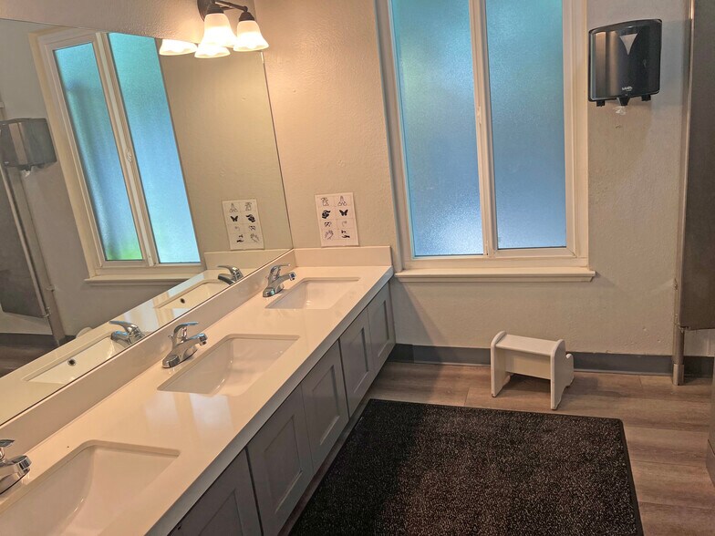 More Photos Of 1811 Renoir Ave, Davis Specialty For Lease