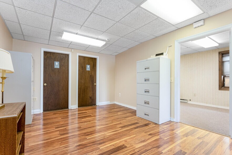 More Photos Of 1 Old Highway 28, White House Station Storefront Retail Office For Lease