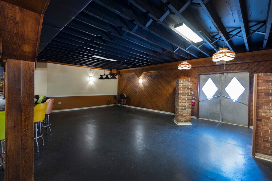 More Photos Of 644 King St, Cocoa Restaurant For Sale