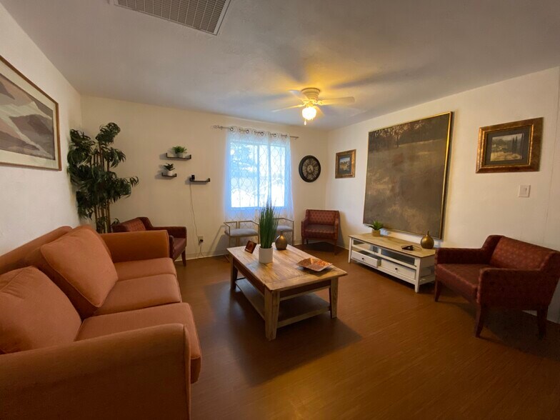 More Photos Of 275 N Main St, Manteca Religious Facility For Lease