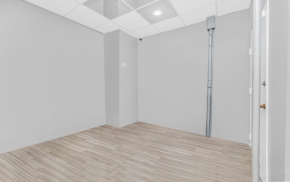 More Photos Of 3910 White Plains Rd, Bronx Storefront Retail Office For Sale