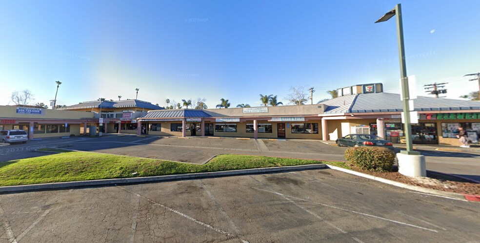 More Photos Of 3175-3185 Midway Dr, San Diego Storefront For Lease