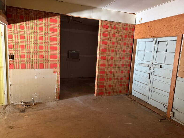 More Photos Of 217 Percy Ave, Yuba City Storefront For Sale