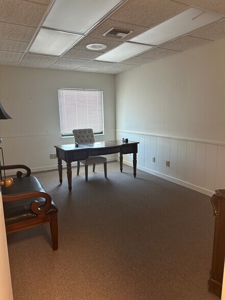 More Photos Of 4091 Colonial Blvd, Fort Myers Office For Sale