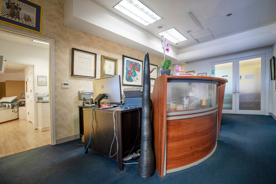 More Photos Of 1010 Kennedy Dr, Key West Medical For Sale