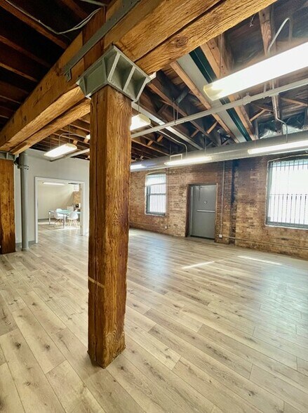 More Photos Of 1525 W Homer St, Chicago Loft Creative Space For Lease