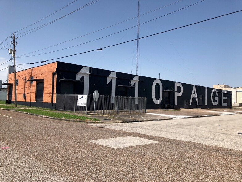 More Photos Of 1110 Paige St, Houston Warehouse For Lease
