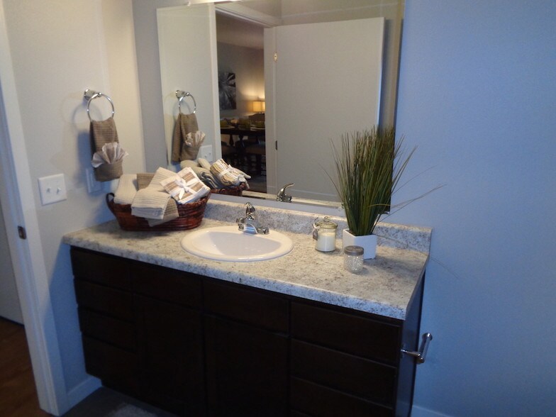 More Photos Of 1220-1250 27th Ave NW, Minot Apartments For Sale