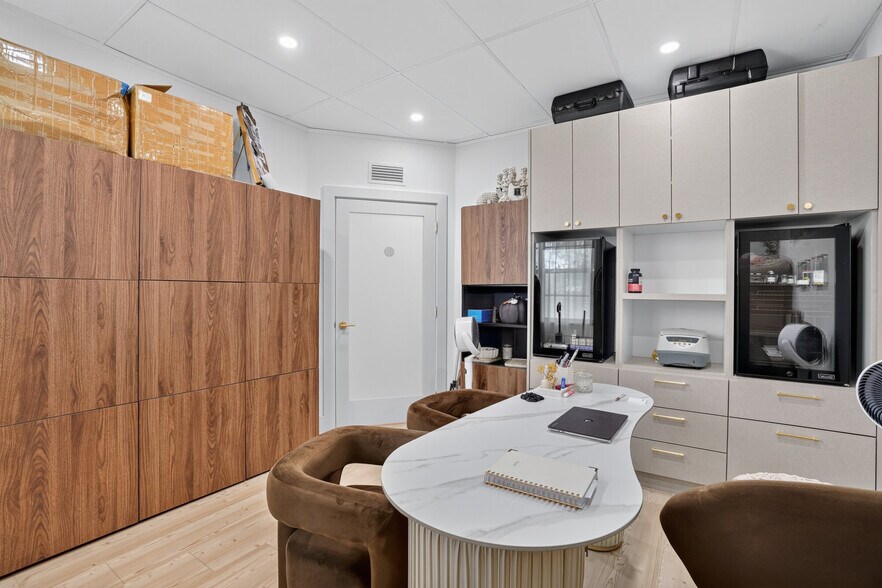 More Photos Of 10271 Sunset Dr, Miami Medical For Lease