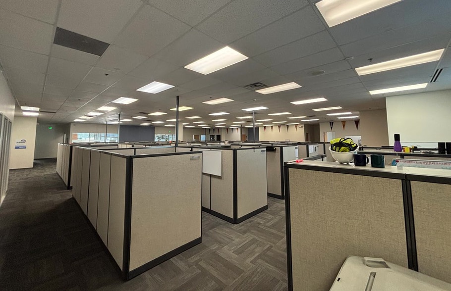 More Photos Of 6625 Network Way, Indianapolis Light Distribution For Sale