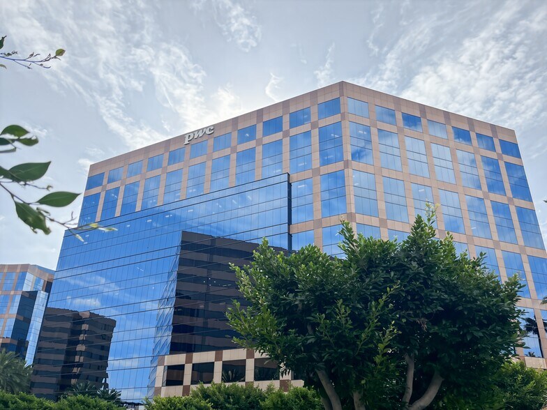 More Photos Of 2020 Main St, Irvine Coworking Space