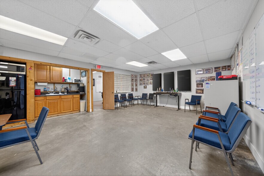 More Photos Of 3484 FM 2813, Flint Warehouse For Sale