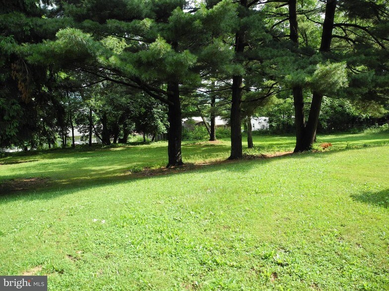 More Photos Of 6000 Chambers Hill Rd, Harrisburg Apartments For Sale