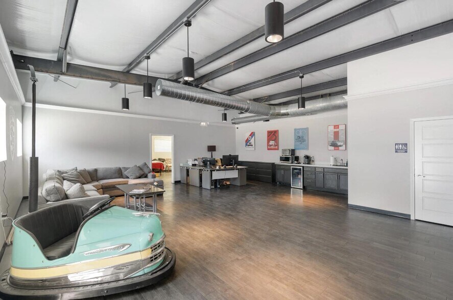 More Photos Of 20 Bellamy Pl, Stockbridge Warehouse For Sale