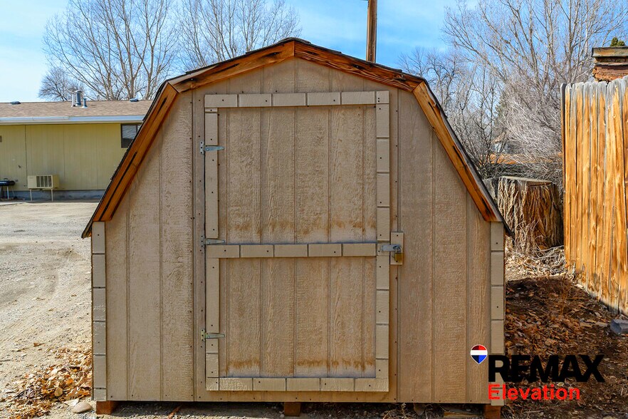 More Photos Of 156 N 6th St, Basin Office For Sale