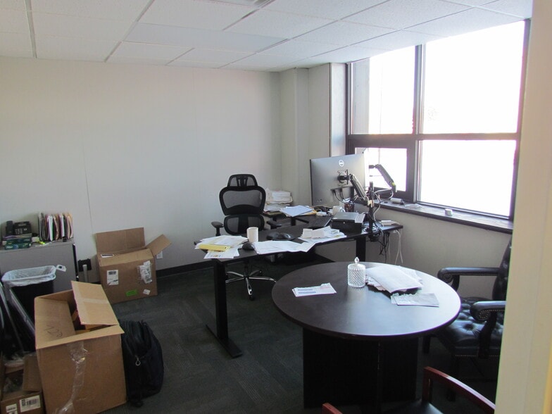 More Photos Of 2221-2241 Bellevue St, Detroit Warehouse For Lease