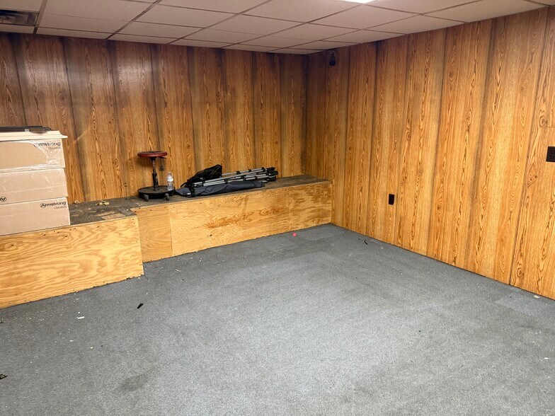 More Photos Of 15921 N Florida Ave, Lutz Warehouse For Sale