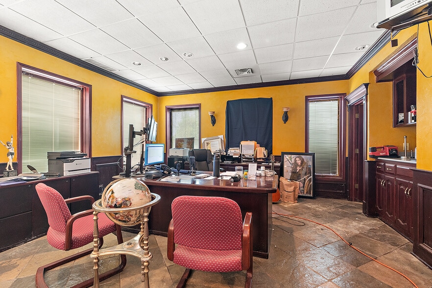 More Photos Of 10470 164th Pl, Orland Park Office Residential For Sale