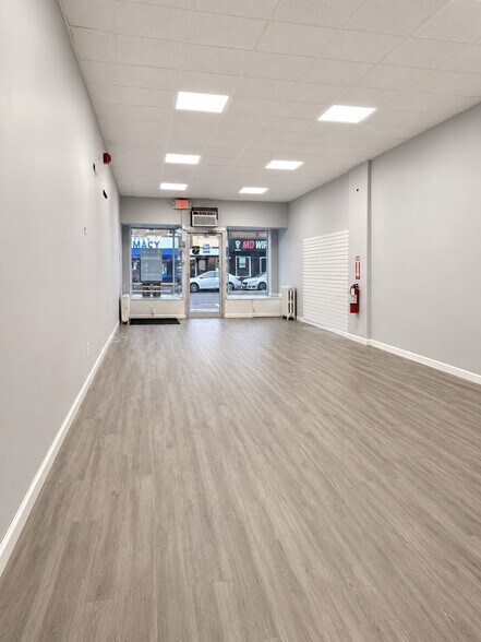 More Photos Of 245-247 Lakeview Ave, Clifton Apartments For Lease