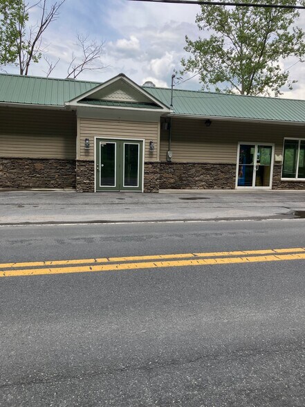 More Photos Of 846 Hinton Bypass Byp, Hinton Restaurant For Lease